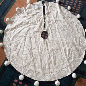 ARHAUS fair isle tree skirt. New $229